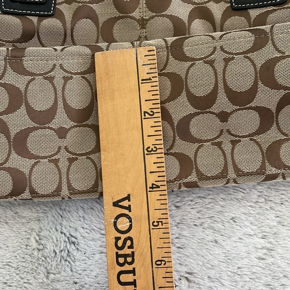 Coach Penelope Signature collection Purse  Tan  Black  Slvr
Hardware - Picture 10 of 14